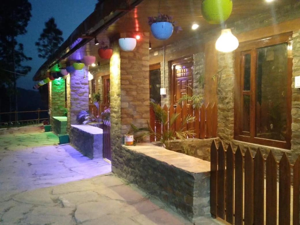 Nature Villaas Basa Homestay Pauri Luaran gambar