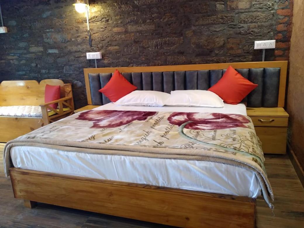 Nature Villaas Basa Homestay Pauri Luaran gambar