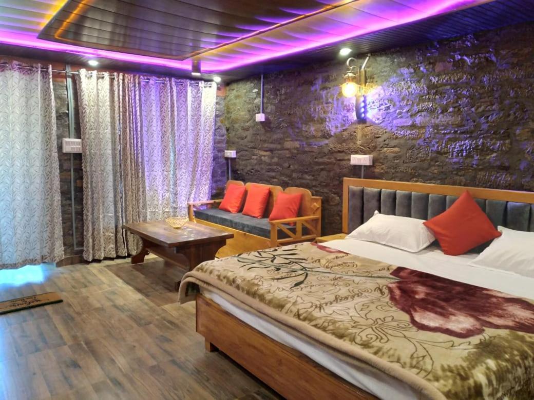 Nature Villaas Basa Homestay Pauri Luaran gambar