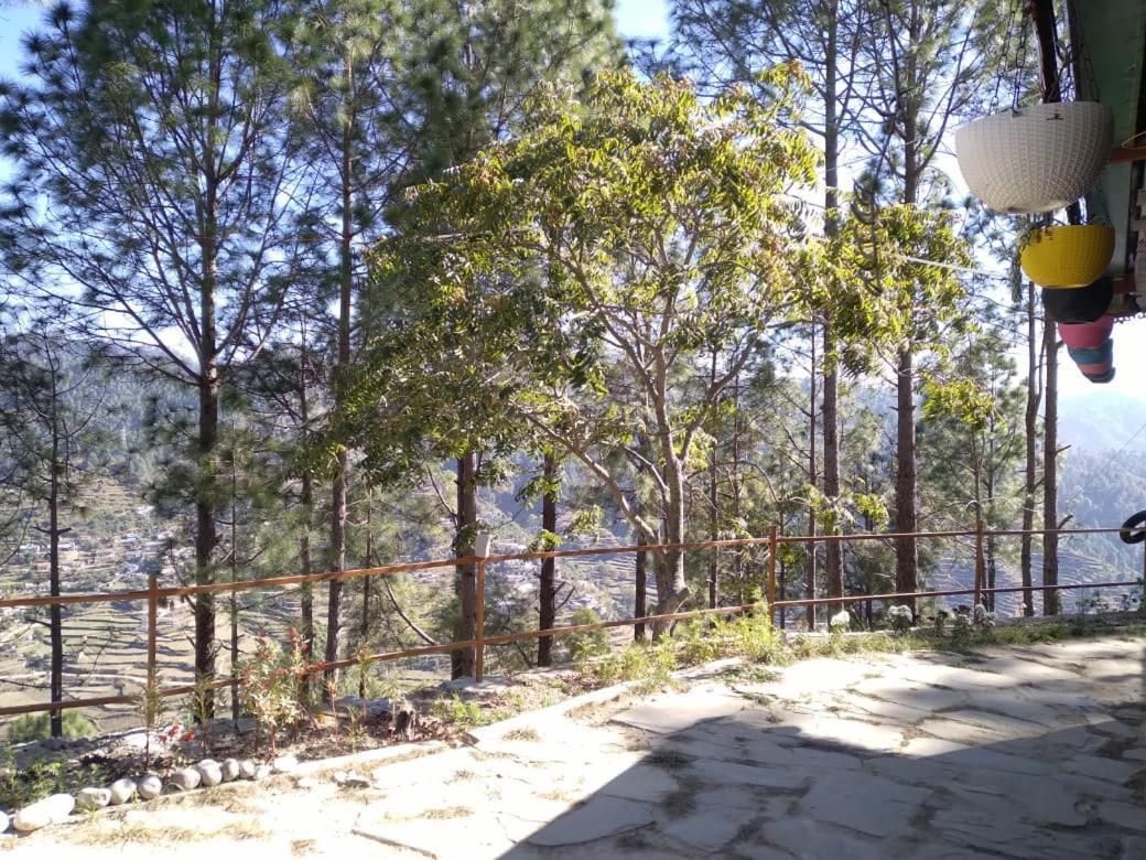Nature Villaas Basa Homestay Pauri Luaran gambar