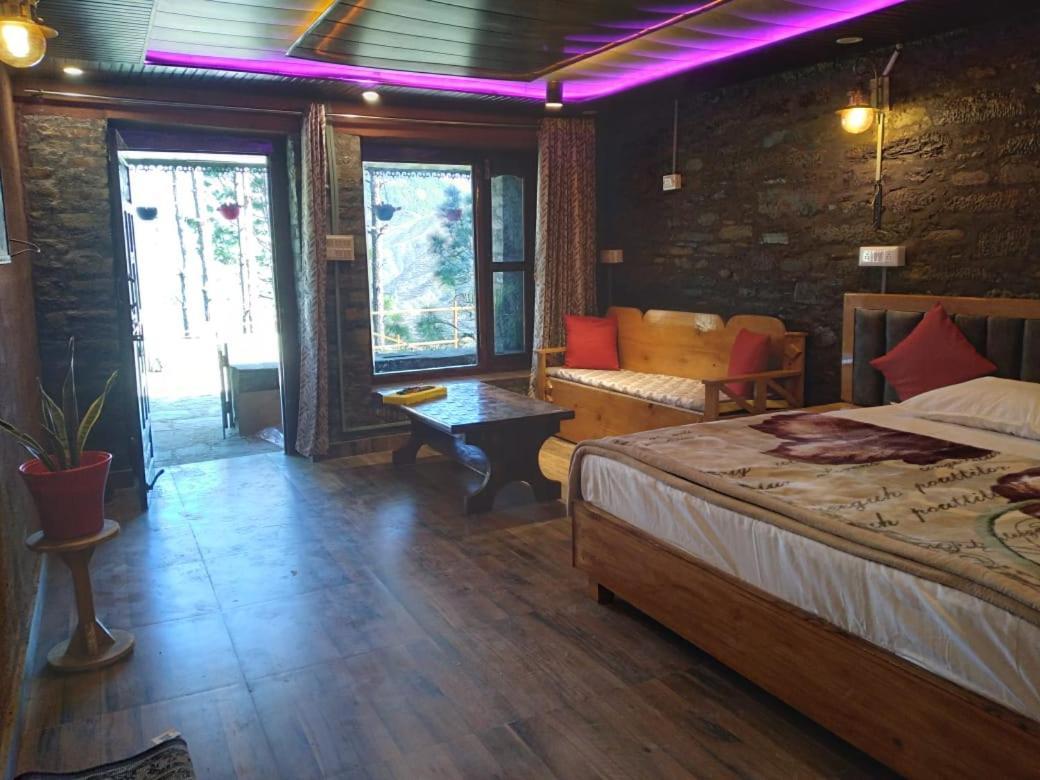 Nature Villaas Basa Homestay Pauri Luaran gambar