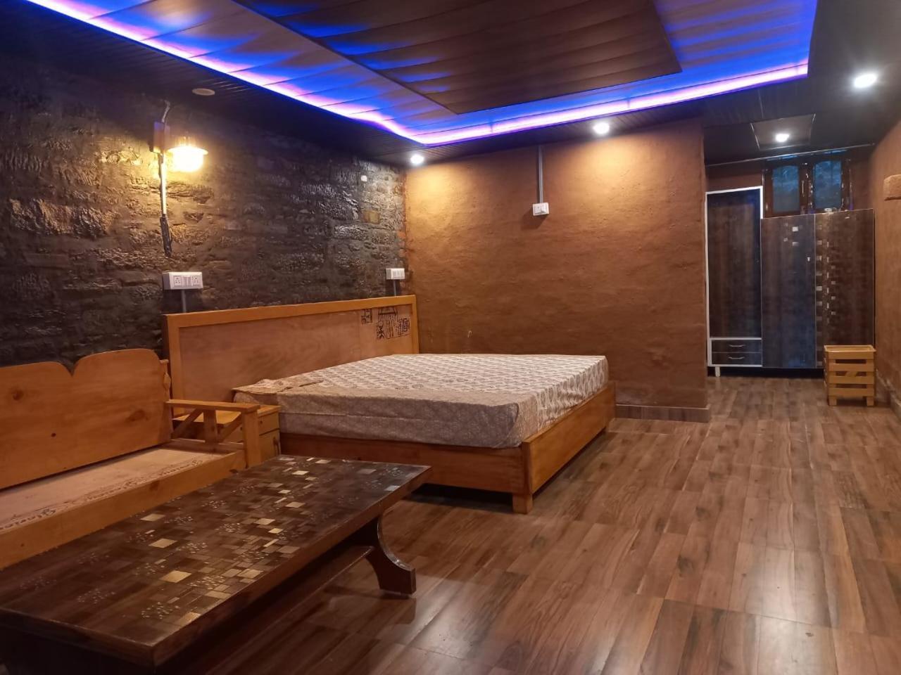 Nature Villaas Basa Homestay Pauri Luaran gambar