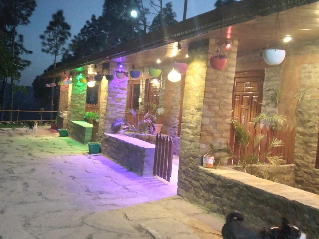Nature Villaas Basa Homestay Pauri Luaran gambar