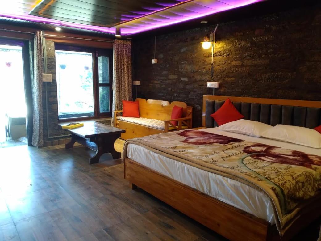 Nature Villaas Basa Homestay Pauri Luaran gambar