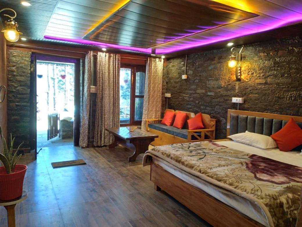 Nature Villaas Basa Homestay Pauri Luaran gambar